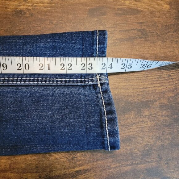 ZCO Jeans 3 Capri Low Rise Wings Embellished Low Rise Medium Wash Denim Western - Picture 8 of 10